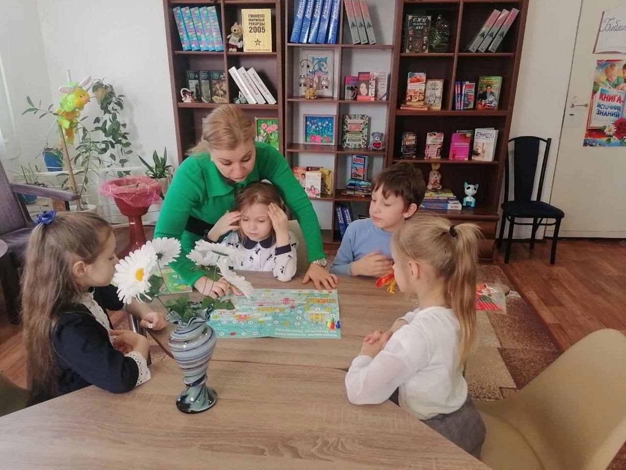 «Кто в лесу живет, что в лесу растет» .
